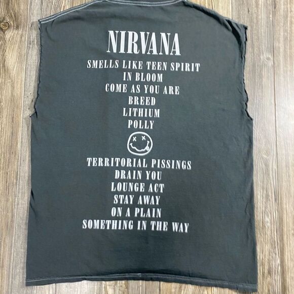 SOLD Nirvana Nevermind World Tour (Double Sided) T-Shirt Men's Size medium - Picture 4 of 7